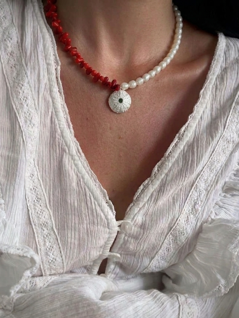 Collana corallo,perle e riccio