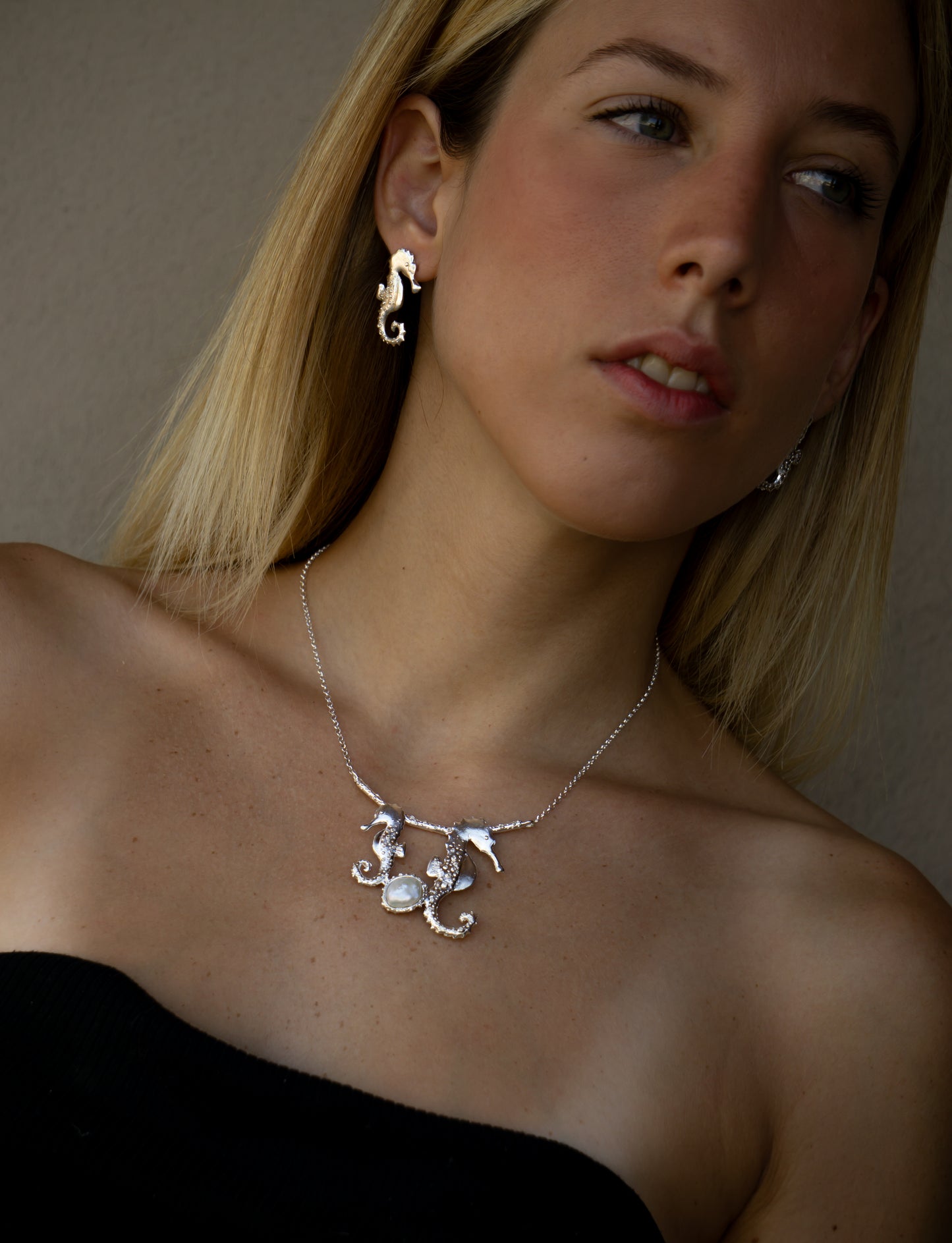 Collana Cavallucci marini e perla coin