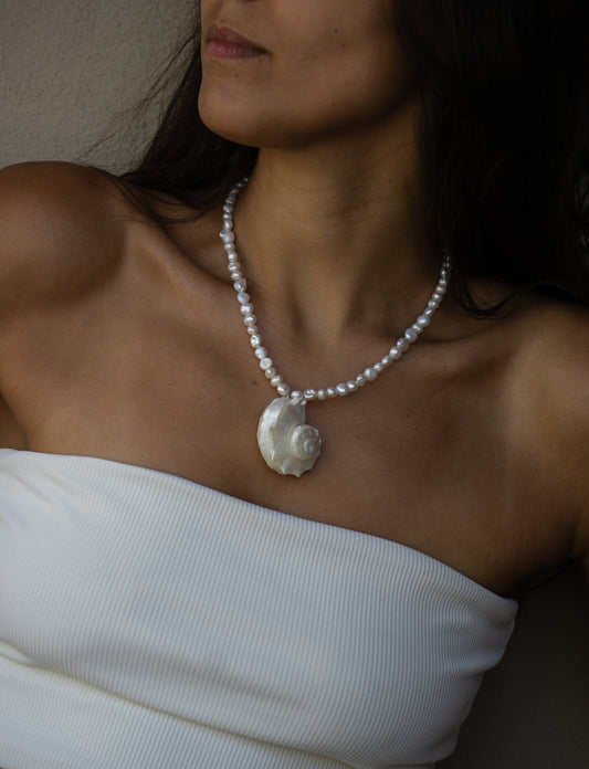 Collana Perle di fiume e Ciondolo Conchiglie madreperla